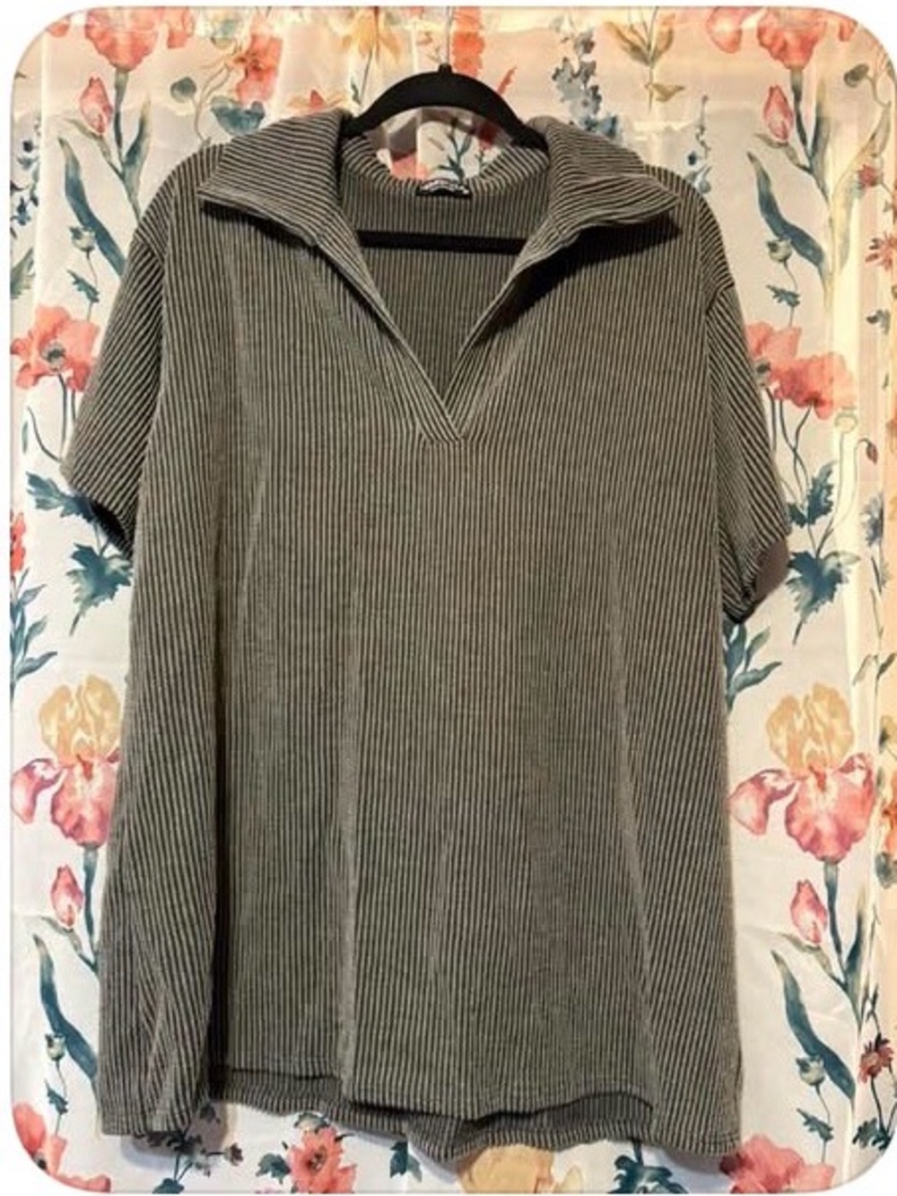 HEIMISH USA V-Neck Ribbed Sweater in Charcoal